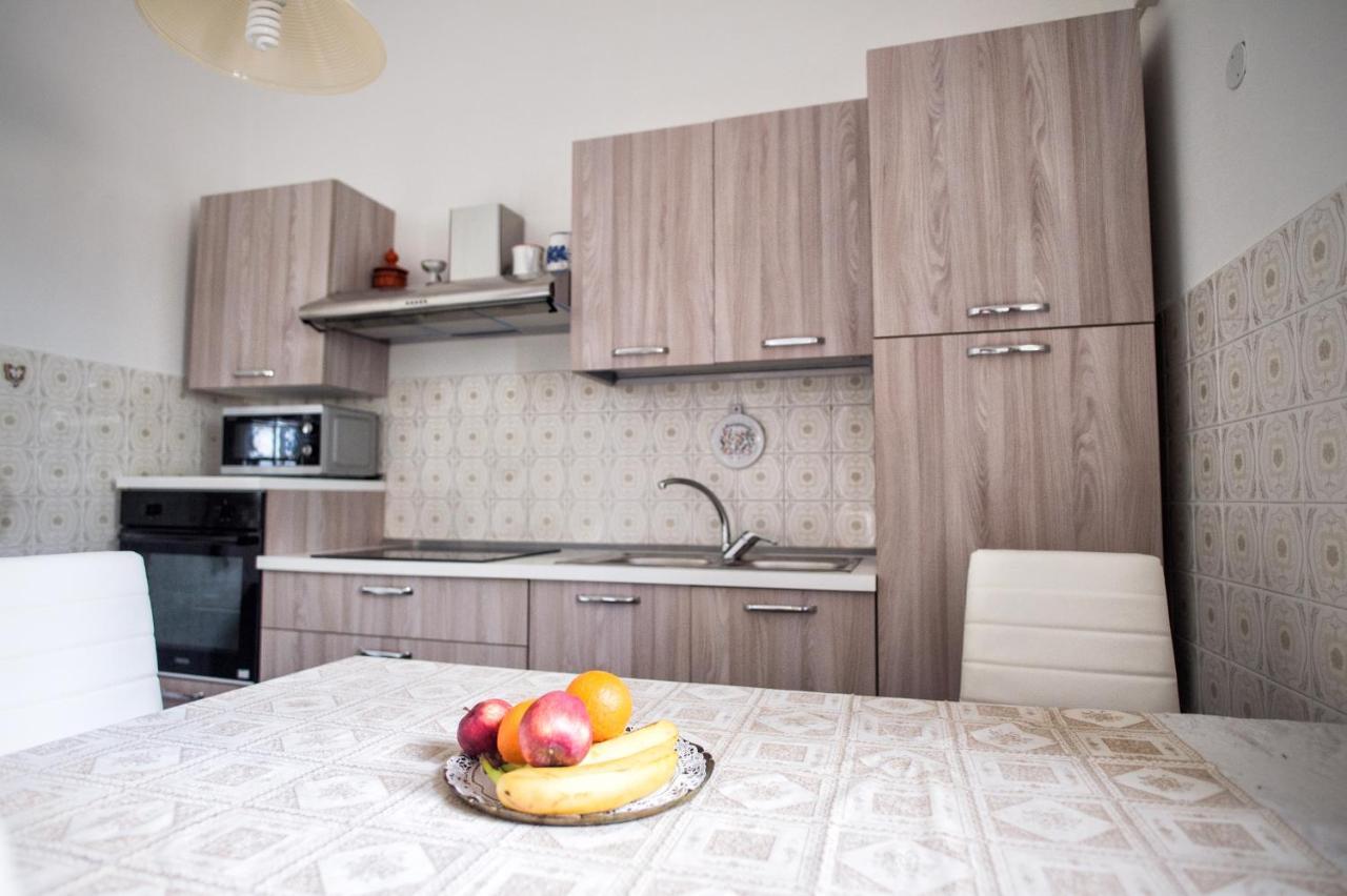 La Casa Gialla Vietri Exteriör bild